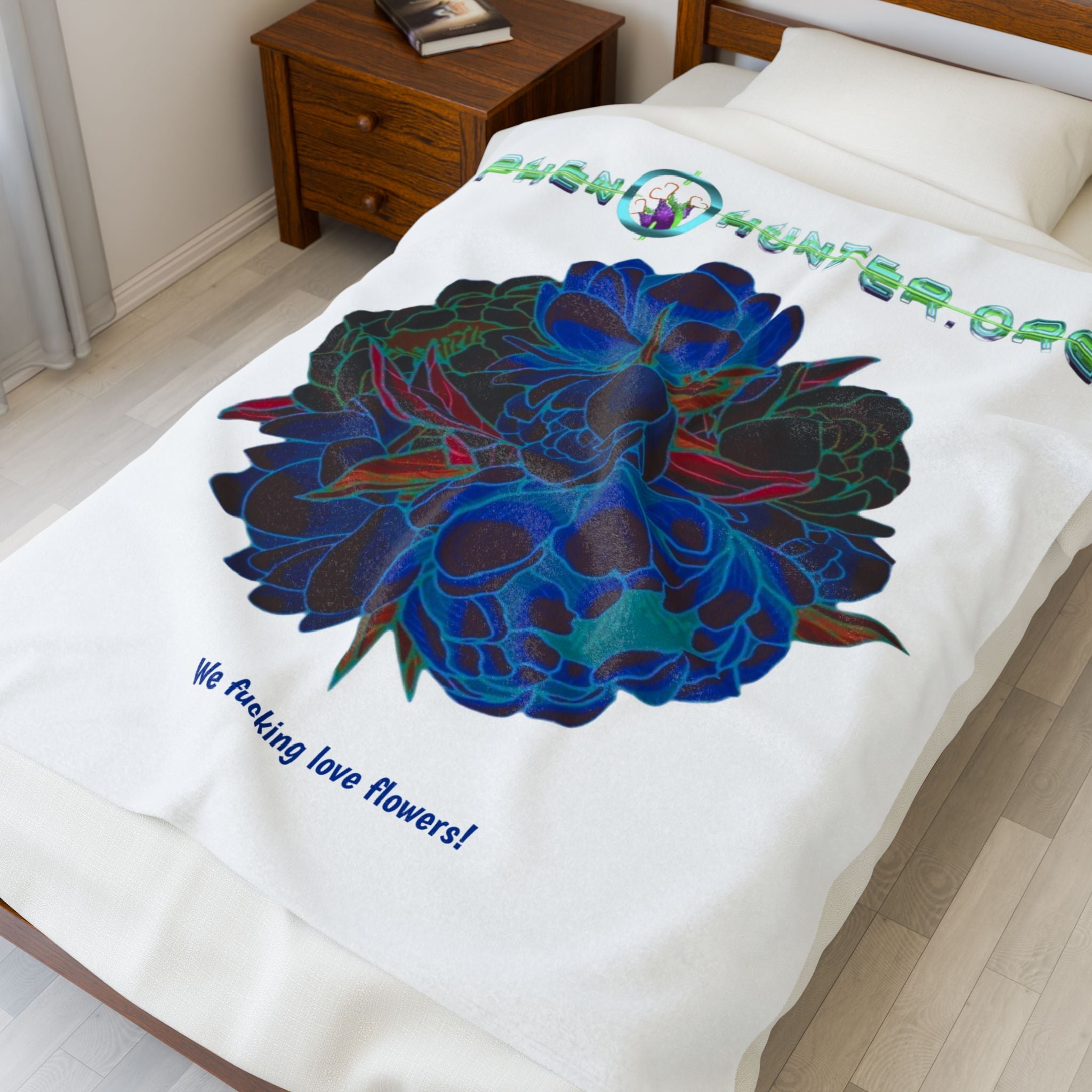 pH We Love Flowers Plush Blanket White